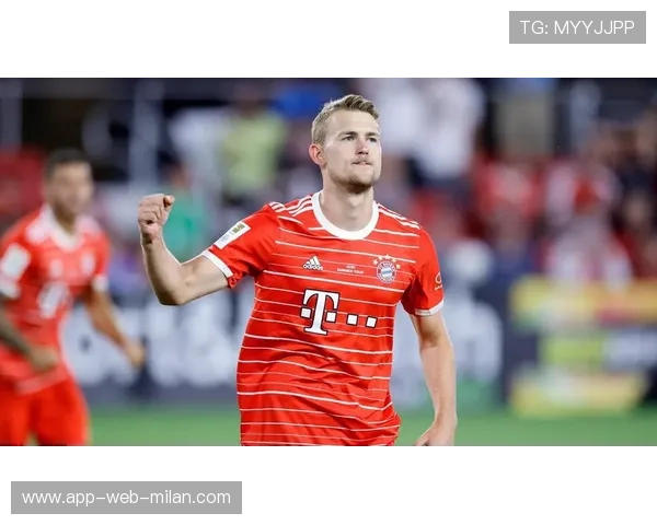 拜仁德利赫特争顶护球训练回归核心